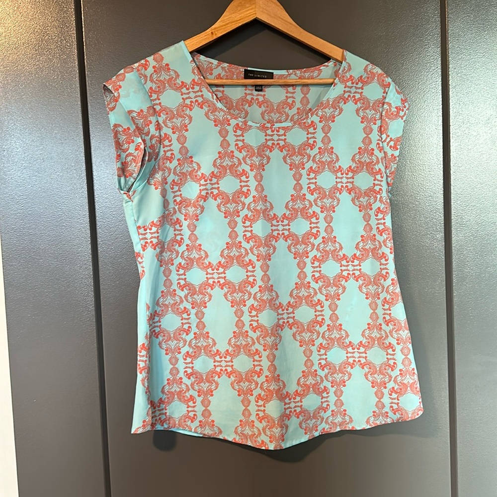 The limited blouse. Medium